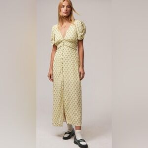 NWOT Urban Outfitters Kimchi Blue Ioni Plunging Puff Sleeve Midi Dress